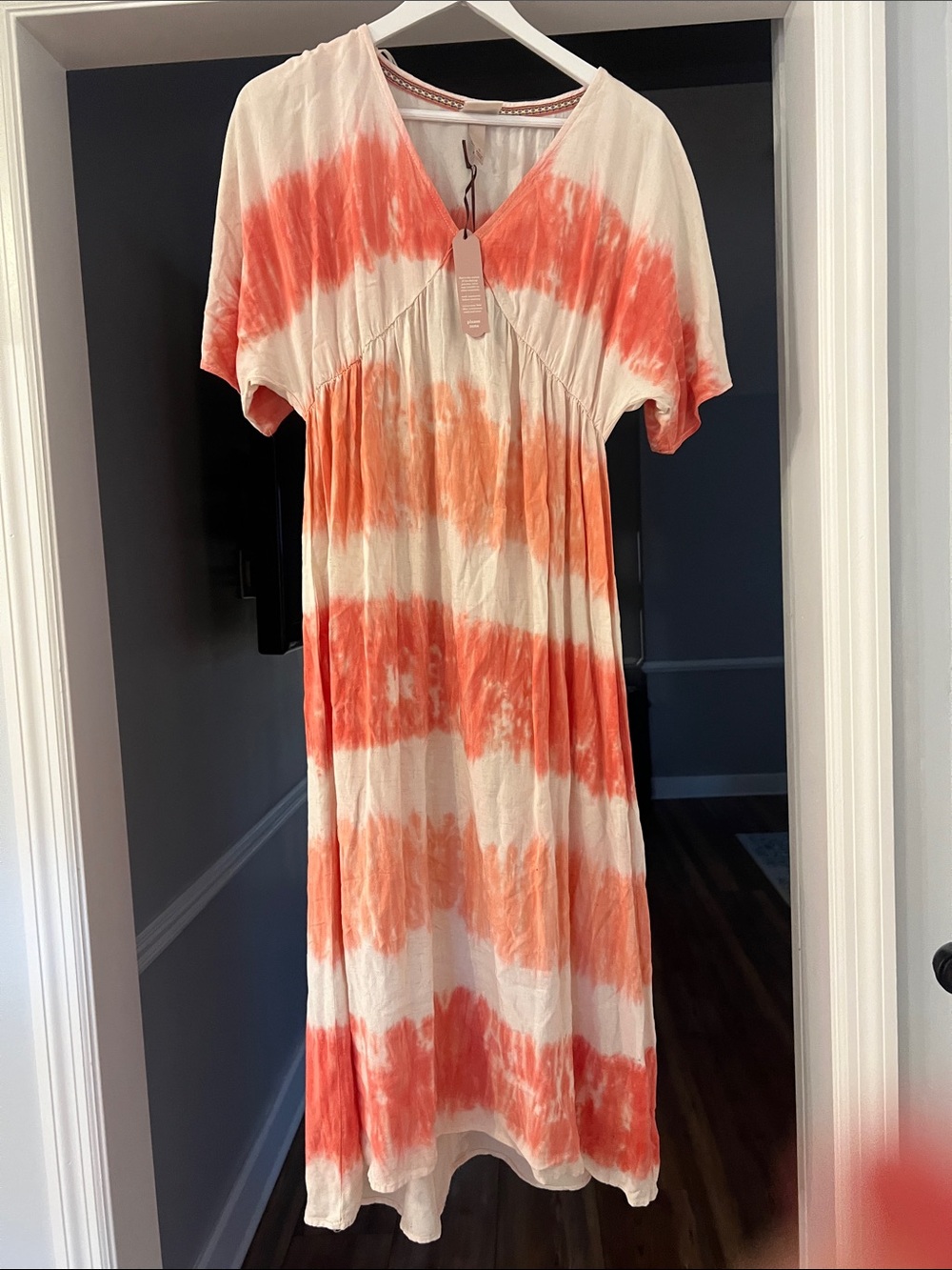 Knox Rose Coral and Cream Tie-Dye V-Neck Maxi Dress